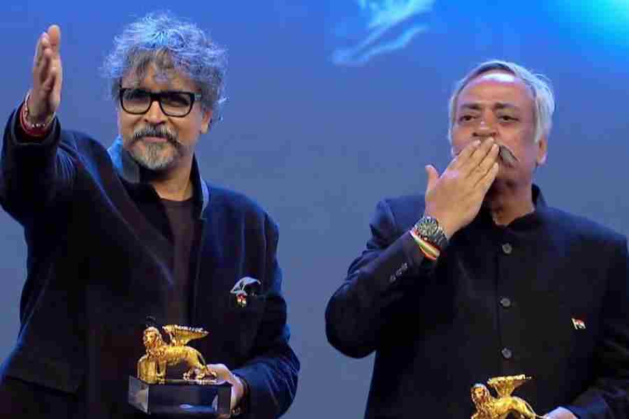 Prasoon Pandey (left) with brother Piyush Pandey