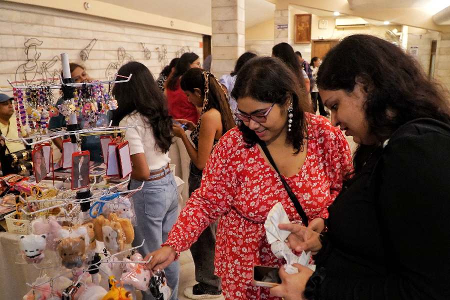 Apart from the concert screening, the venue had other attractions, including instant photography against a photobooth, multiple stalls showcasing BTS merchandise and goodies