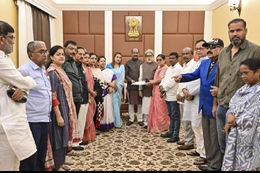 The Lok Sabha Speaker, Om Birla, meets the rebel members of the Trinamool Congress