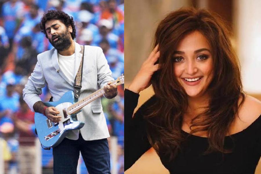 (left to right) Arijit Singh, Monali Thakur