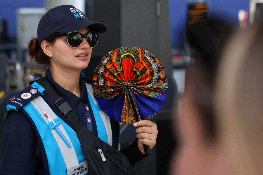 Britain experiences record temperatures in London