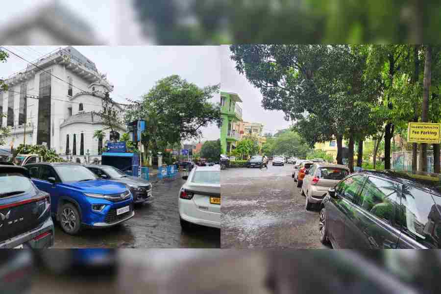 Unmanned parking lots at Rabindra Okakura Bhavan and opposite Park View Hospital near HB Park