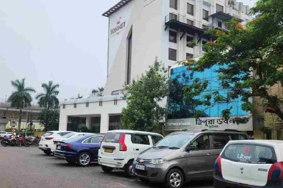 Car parking between The Sonnet and De Sovrani hotels in DD Block