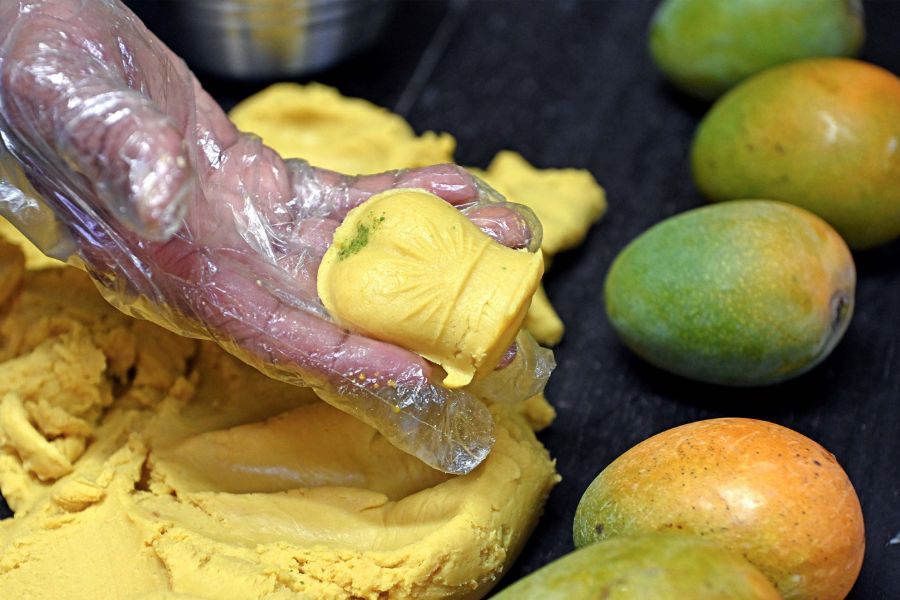 The GI tag now formally establishes Chandannagar as the place of origin of Jolbhora Sandesh