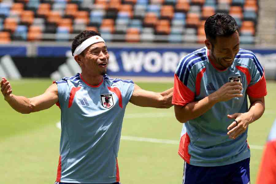 Japan\\\'s Yuto Nagatomo and Maya Yoshida during training