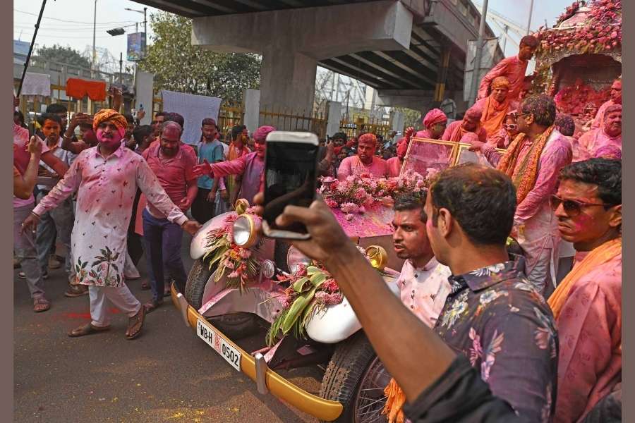 Bought from Rudyard Kipling, the Rolls Royce has become a symbol of cultural significance for Kolkata