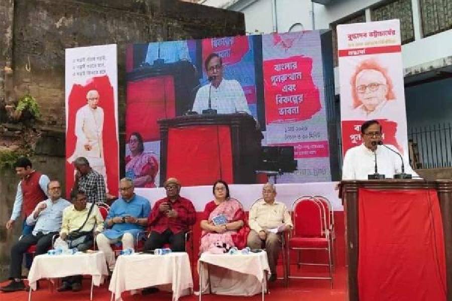 CPM state secretary Md Salim addresses an event marking the 82nd birth anniversary of former chief minister Buddhadeb Bhattacharjee in Calcutta on Sunday 