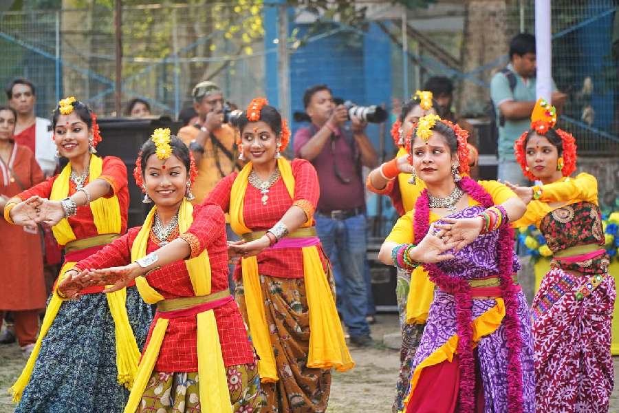 Basanta Utsav at Golf Green’s Central Park