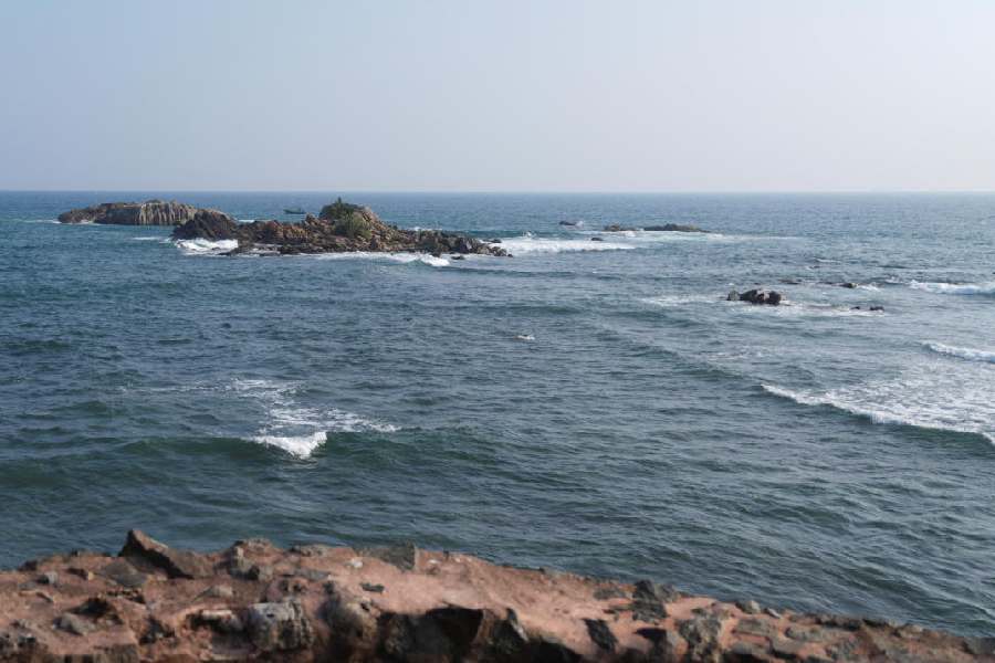 Sri Lanka Iranian ship evacuation