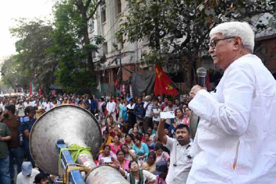 Congress Bengal 62 lakh voters adjudication demand