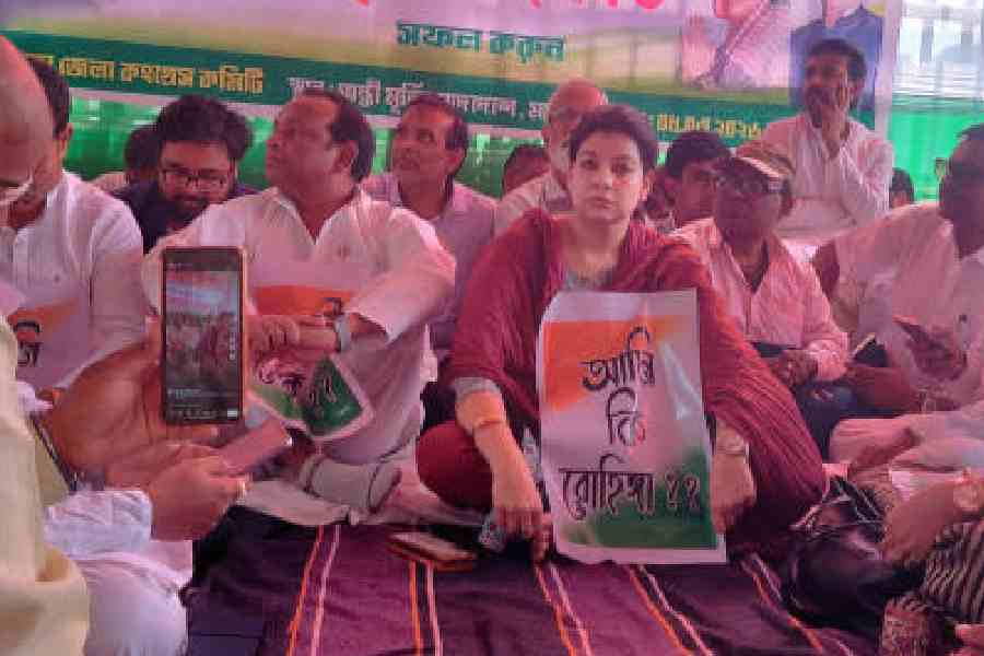 Malda Congress sit-in 8 lakh voters
