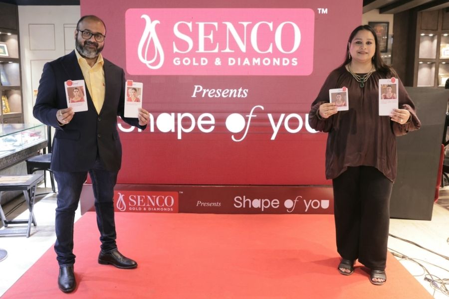 Suvankar Sen, MD & CEO, Senco Gold and Diamonds, and Joita Sen, director & head of marketing and design, Senco Gold and Diamonds, launch the 'Shape of You' AI Application for Women’s Day, at Senco Gold & Diamonds Camac Street showroom