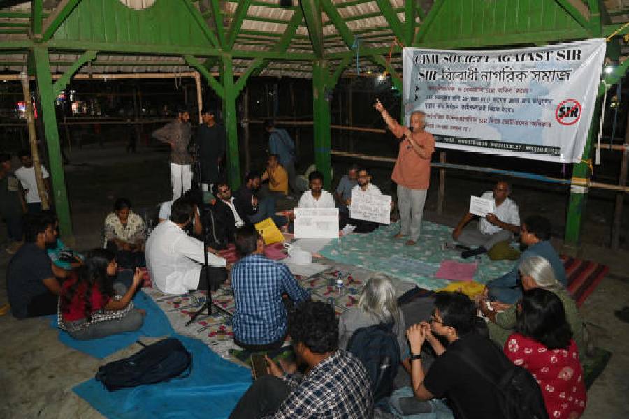 Protesters against SIR in Park Circus on Thursday