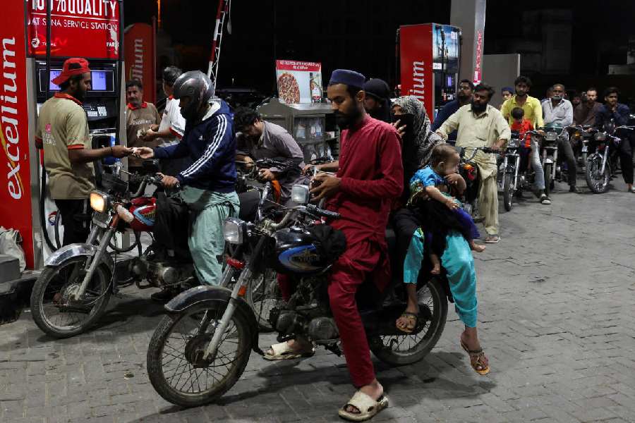 Pakistan fuel price hike