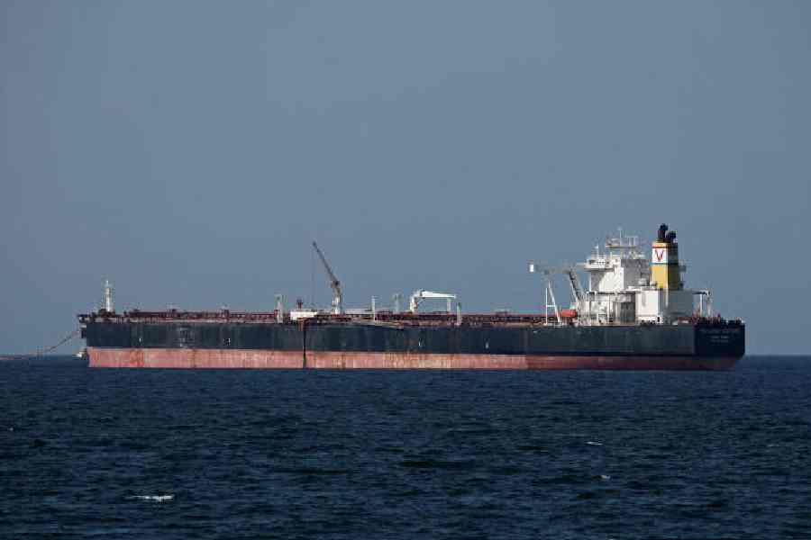 Oil price Strait of Hormuz disruption