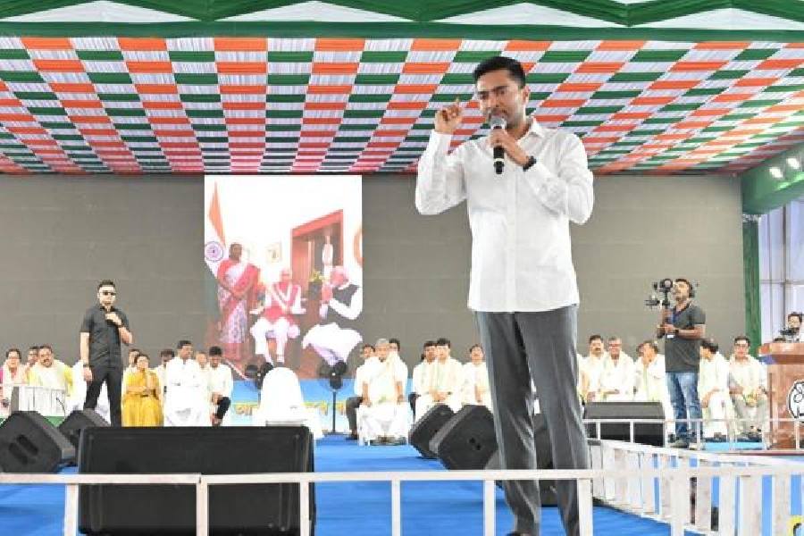 Abhishek Banerjee challenges Amit Shah