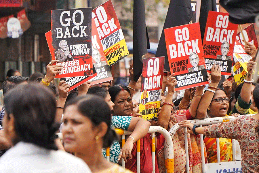 Gyanesh Kumar in Kolkata