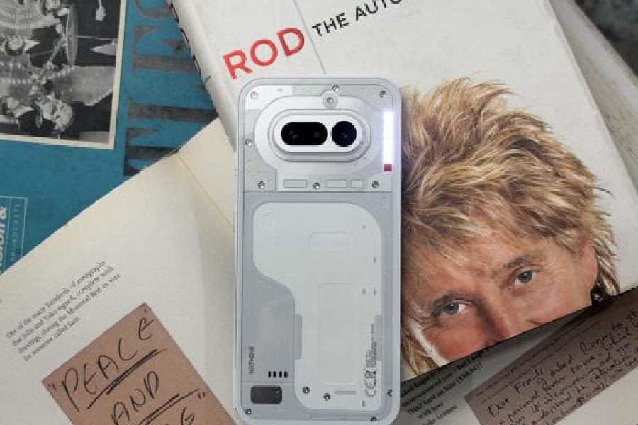 Nothing Phone (4a) with a Glyph Bar is a fun device, perfect for youngsters.