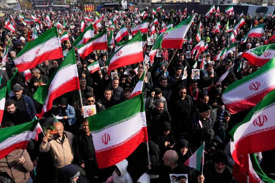 Iran public support for Mojtaba Khamenei