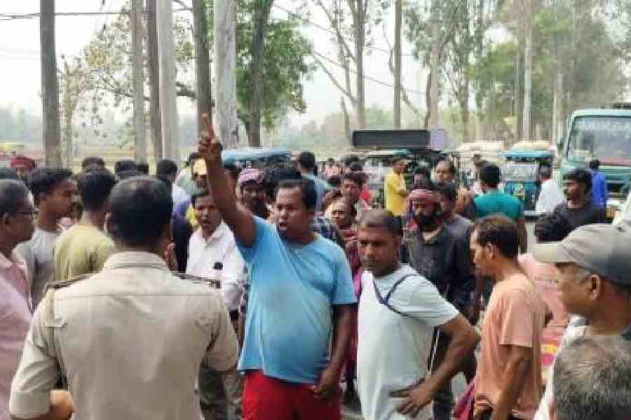 Santhal block Malda highway civic volunteers bribe Rice Mill Habibpur