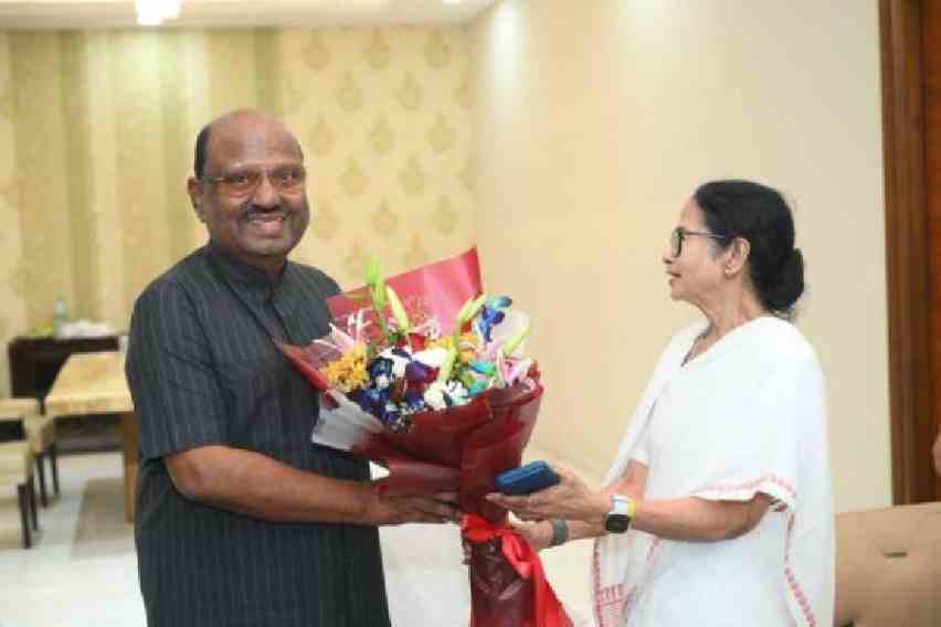 Mamata Banerjee meets ex-governor CV Ananda Bose Alipore resignation