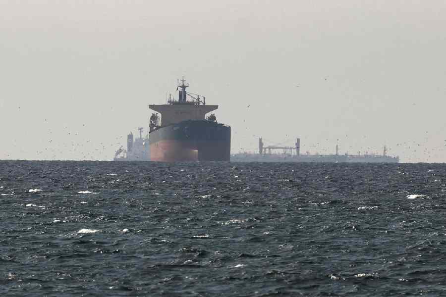 Indian ships trapped Strait of Hormuz