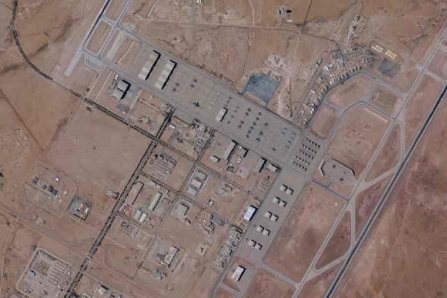 Iran missile strikes US bases