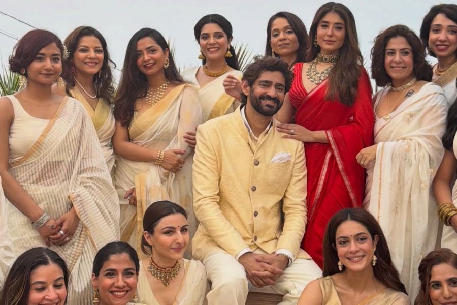 Soha Ali Khan with Kritika Kamra and Gaurav Kapur at their wedding ceremony