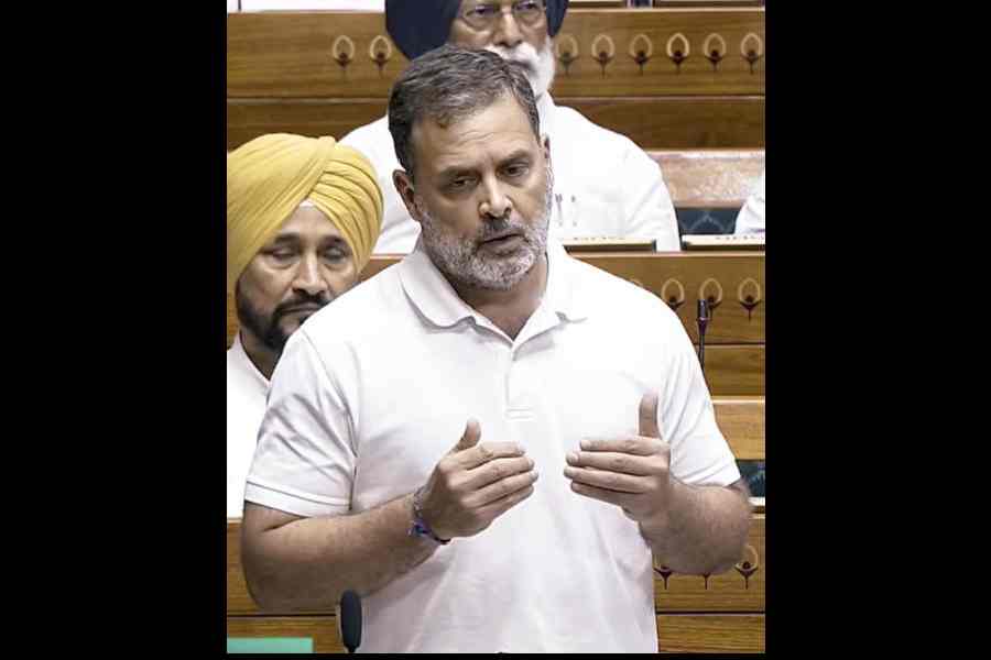 Rahul Gandhi oil purchase rights US