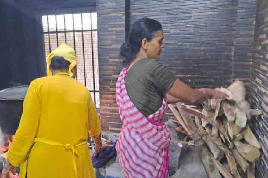 Jalpaiguri schools wood stoves midday meals LPG shortage