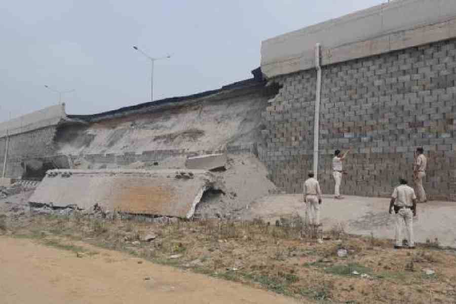 Dankuni Toll Plaza free NH19 Burdwan Memari flyover damage