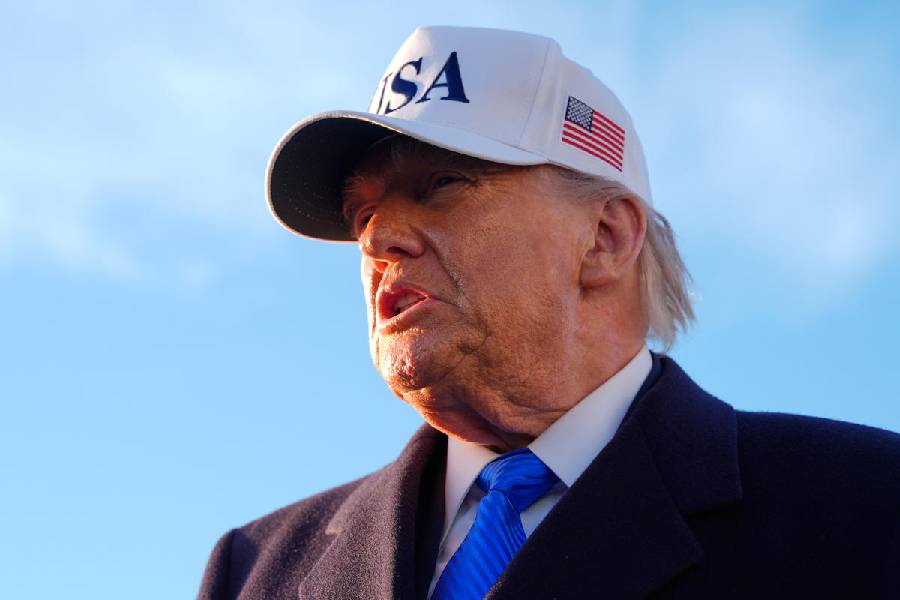 Donald Trump threatens Iran oil facilities