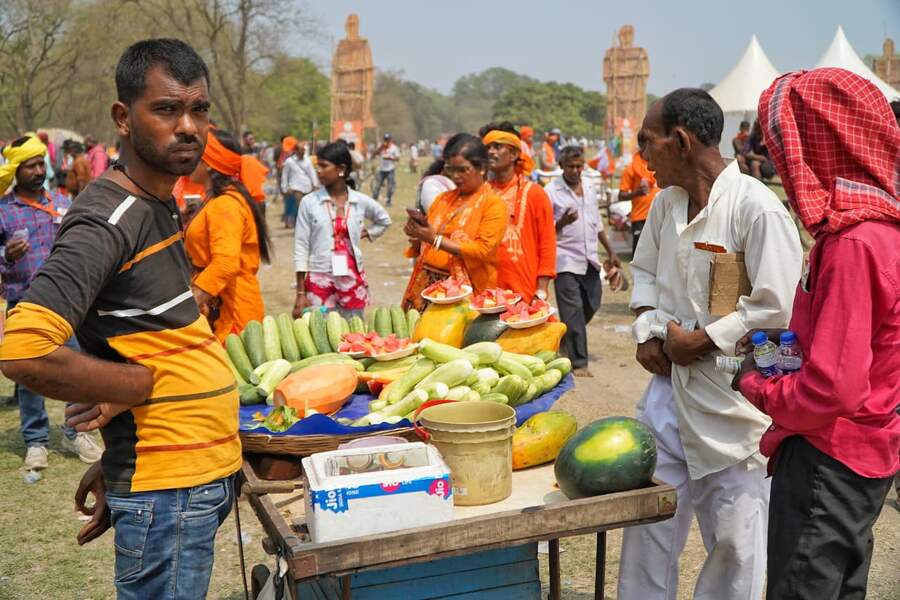 The crowd also relished fruit chaats to beat the rising heat in Kolkata