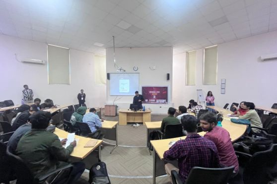 The opening day began with “Pursuit of Dispute,” a virtual debate competition that showcased sharp arguments and persuasive reasoning among participants. At the same time, “Bizzare-e-Bazaar” challenged students’ marketing abilities and creativity, encouraging them to think like entrepreneurs tackling real-world business scenarios. Meanwhile, the quiz competition “Jigyasa” transformed the Seminar Hall into a lively arena of knowledge, while “Darepreneurs,” the Business Plan competition, brought forward innovative ideas and entrepreneurial visions from budding business leaders. 