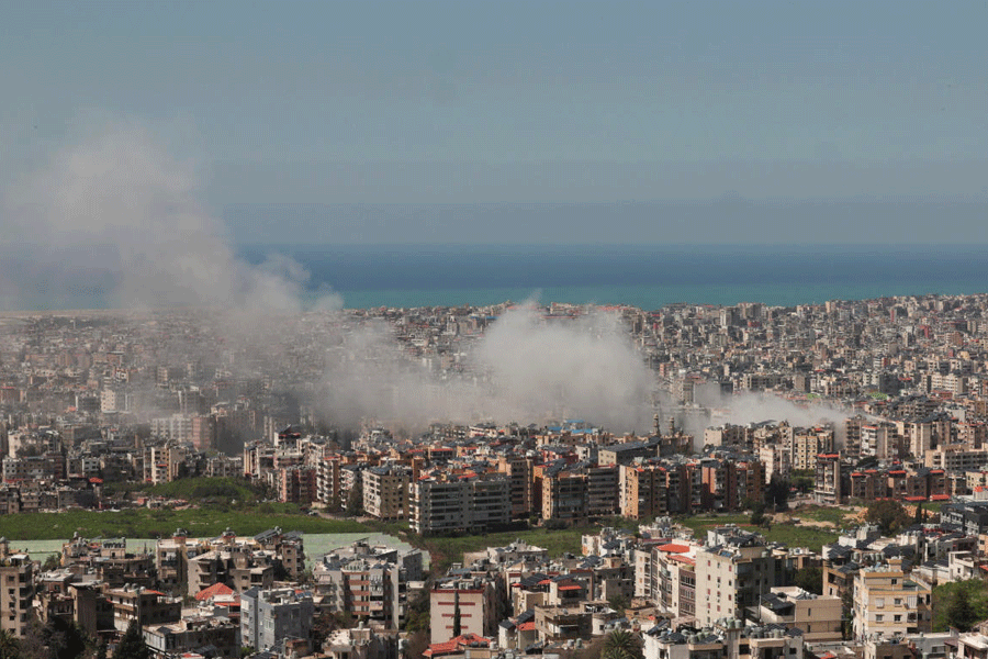 Smoke rises after Israeli strike on Beirut\\\'s southern suburbs