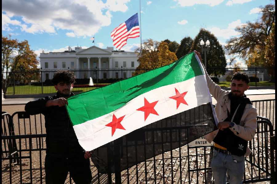 Syrian flag outside White House after Trump meets Ahmed al-Sharaa