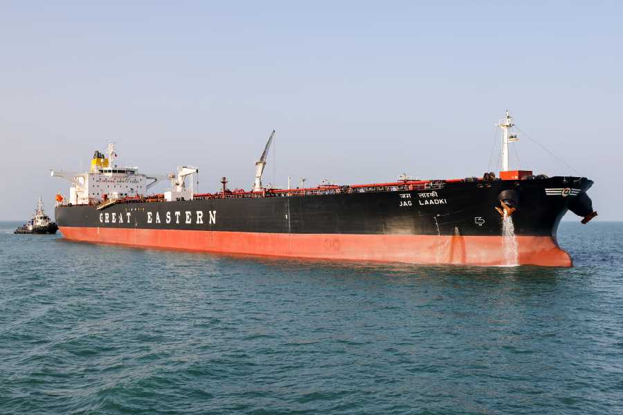 Indian vessel Jag Laadki delivers crude oil to Mundra Port