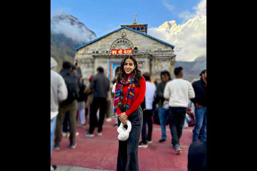 Picture shared by Sara Ali Khan on Instagram on October 22, 2025, shows the actress outside the Kedarnath temple