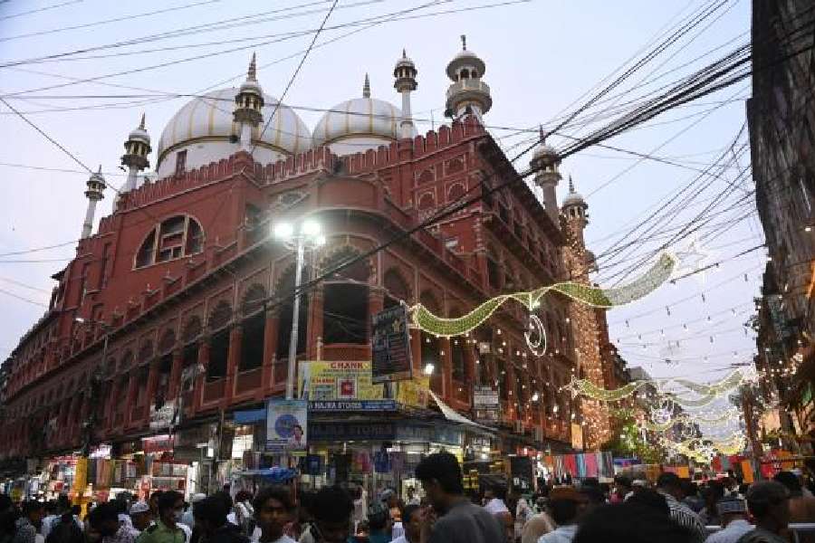 The illuminated Nakhoda Masjid area on the eve of Eid.