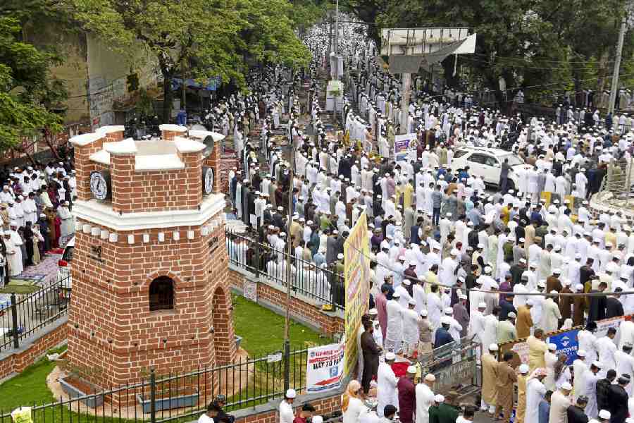 Muslims offer prayers for Eid al-Fitr, at Masab Tank in Hyderabad, Telangana, Saturday, March 21, 2026.