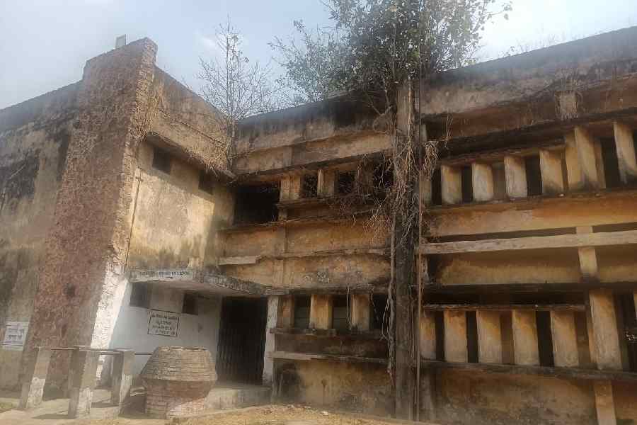 From the 1980s right up to the early 2000s, students of Kashiram Das Road Boys High School were sure to qualify in the joint entrance exams