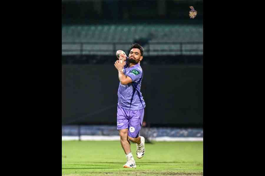 Rinku Singh checks his bowling skills during KKR practice at the Eden. With their bowling attack taking a hit due to injuries to multiple players, the Knights will need to redraw their strategies. (Picture: KKR)