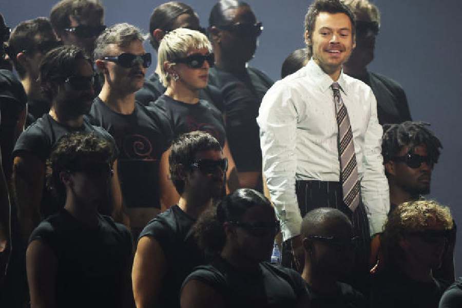 Harry Styles Kiss All the Time Disco Occasionally album review