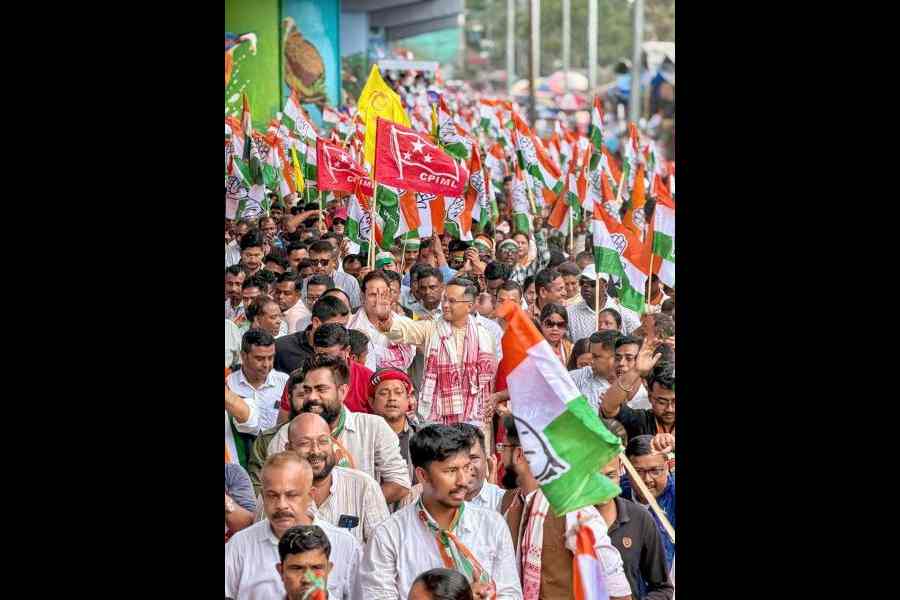 Assam polls BJP Congress switch