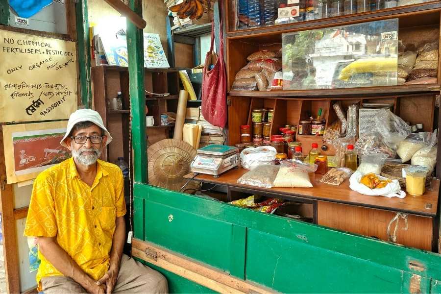 Arup Kumar Das sources indigenous, unpolished rice and essentials directly from farmer collectives across Bengal