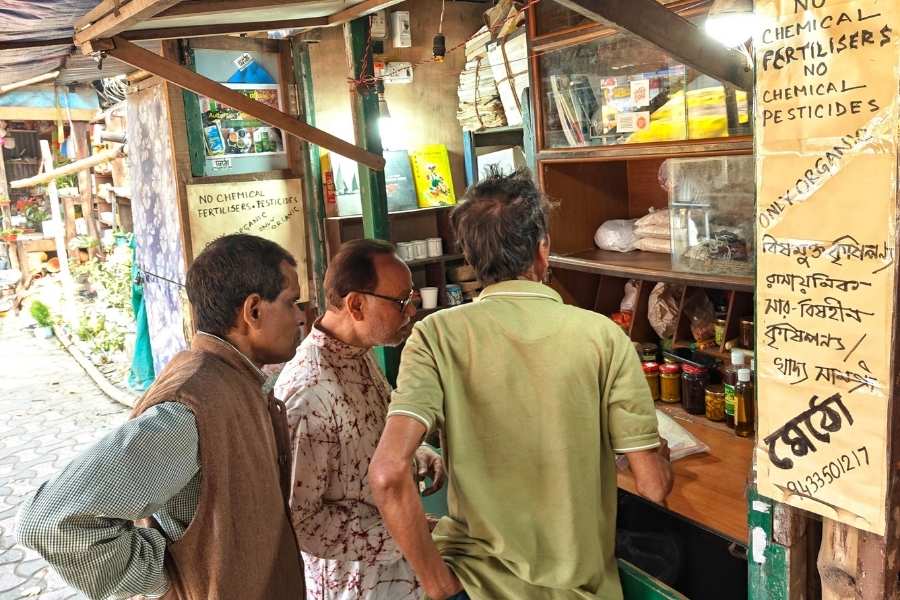 Das challenges the idea that organic food must be expensive or exclusive