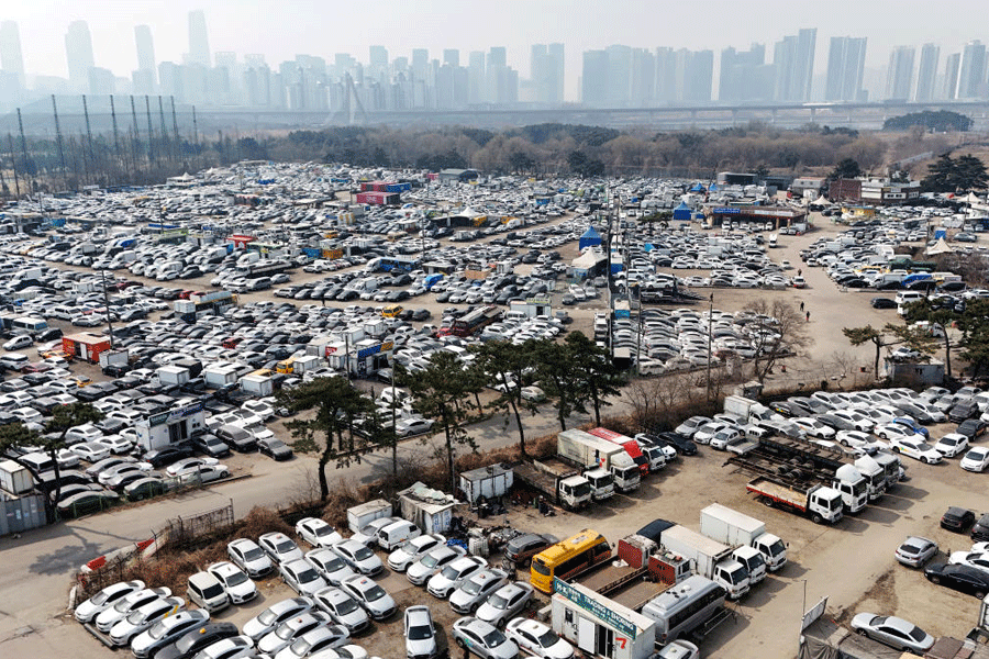 South Korea\'s used-car exporters scramble as Iran war disrupts Middle East shipments