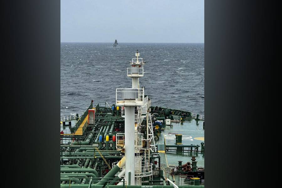 Two Indian LPG tankers carrying day's supply safely transits through Strait of Hormuz