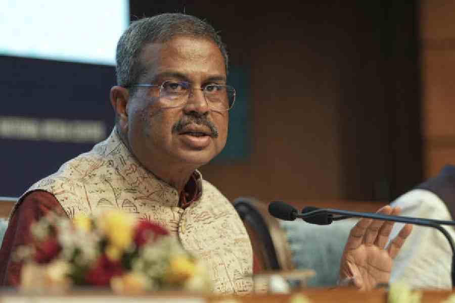 Dharmendra Pradhan urges fast?tracking of Chandikhol strategic petroleum reserve in Odisha