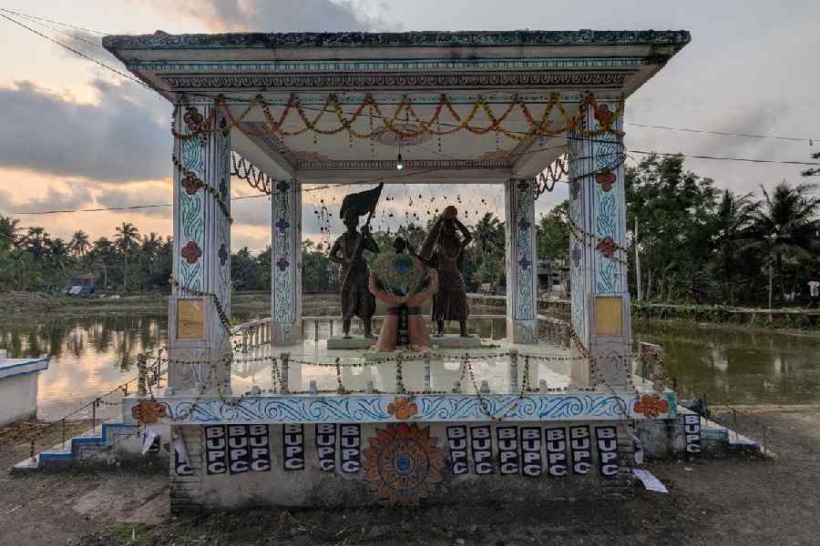 A 'shahid bedi' at Adhikaripara